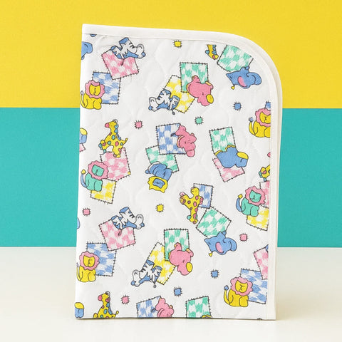 Diaper Changing Sheet - Mini - White - Giraffe